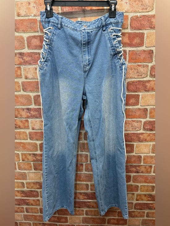 Le Lis Denim - Le Lis Light Blue retro look flare-Leg Y2K faded Jean with Lace-Up Sides size L